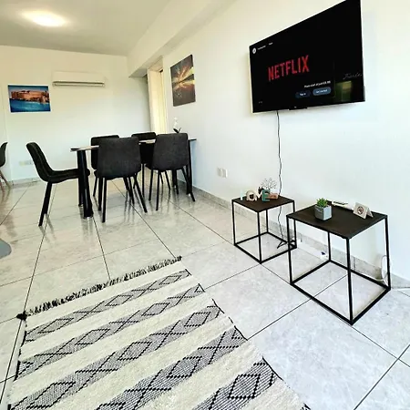 Erika Sea Breeze Makenzie *